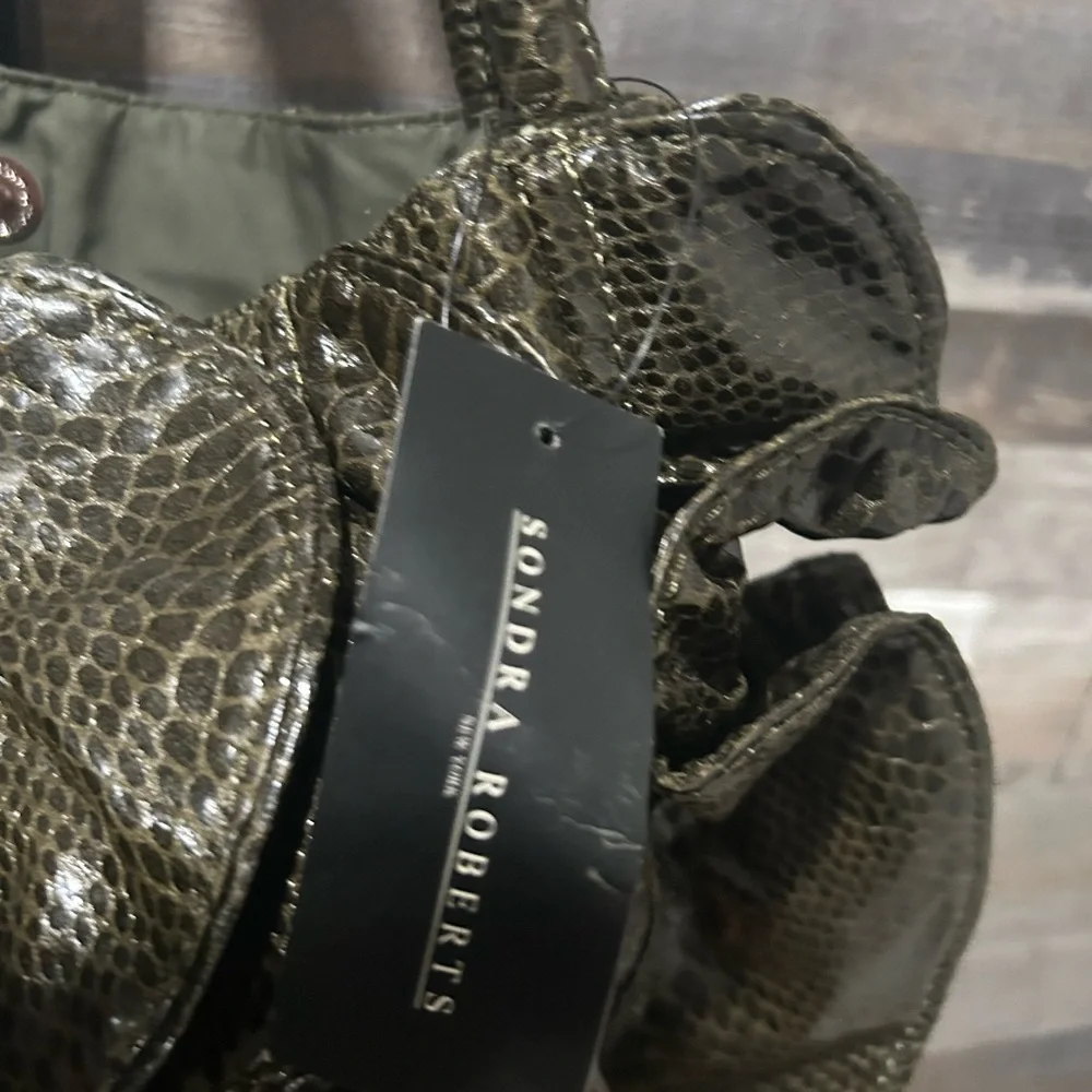 Sondra Roberts Metallic Olive Ruffled Shoulder Bag - Picture 3 of 6